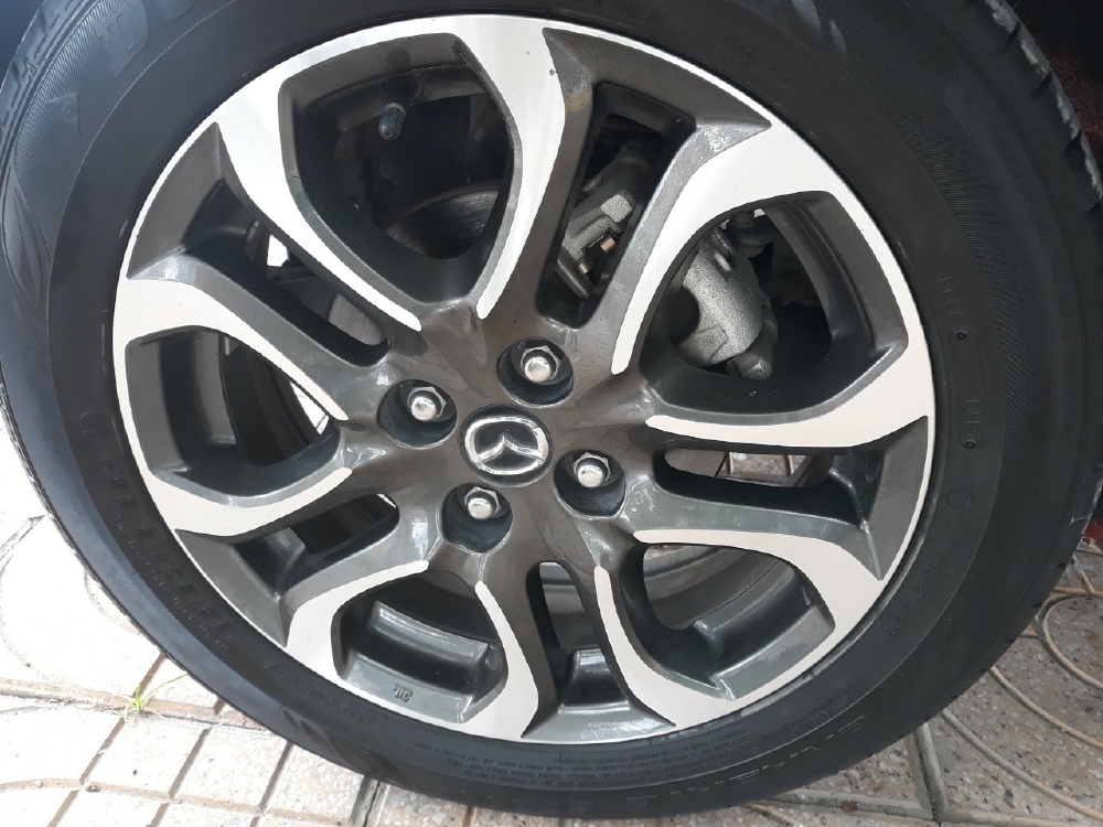 Mazda 2 1.5AT Hatchback 2016 màu đỏ
