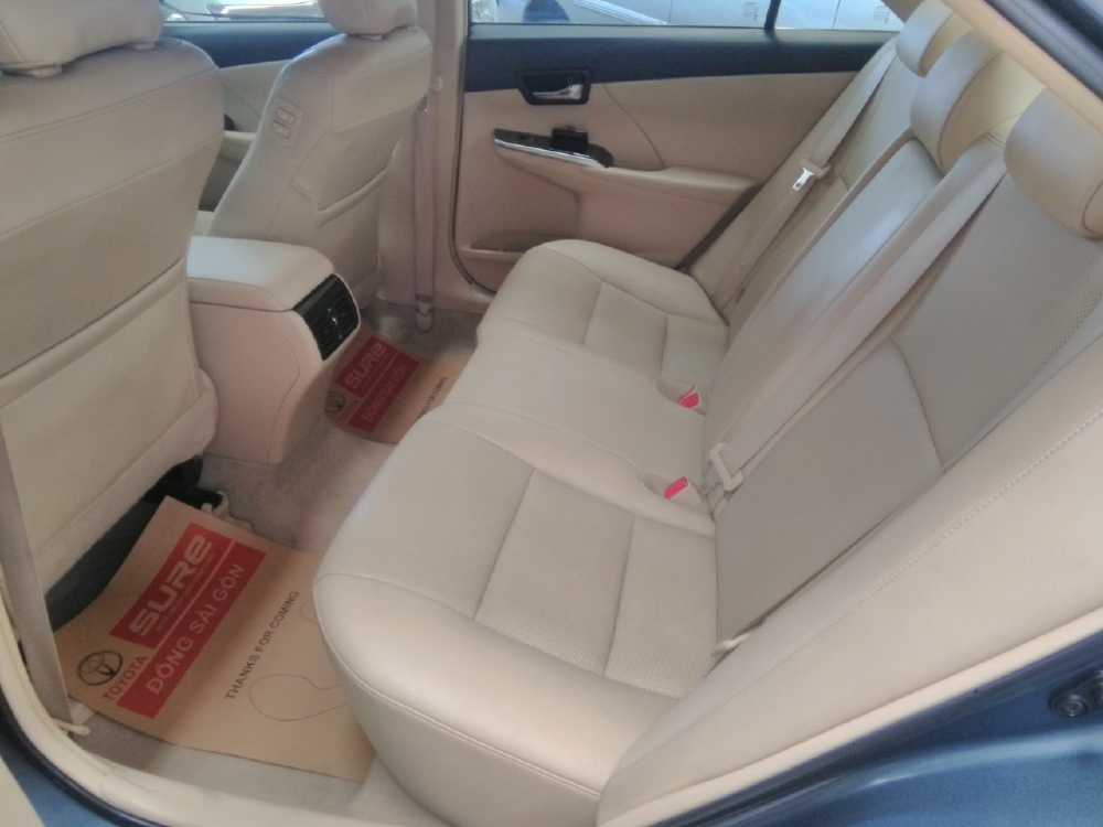 Bán Camry 2.0E đời 2015 xe sang, màu ghi xanh hiếm nhé, giá phải chăn khi thương thảo ạ. Hỗ trợ trả góp