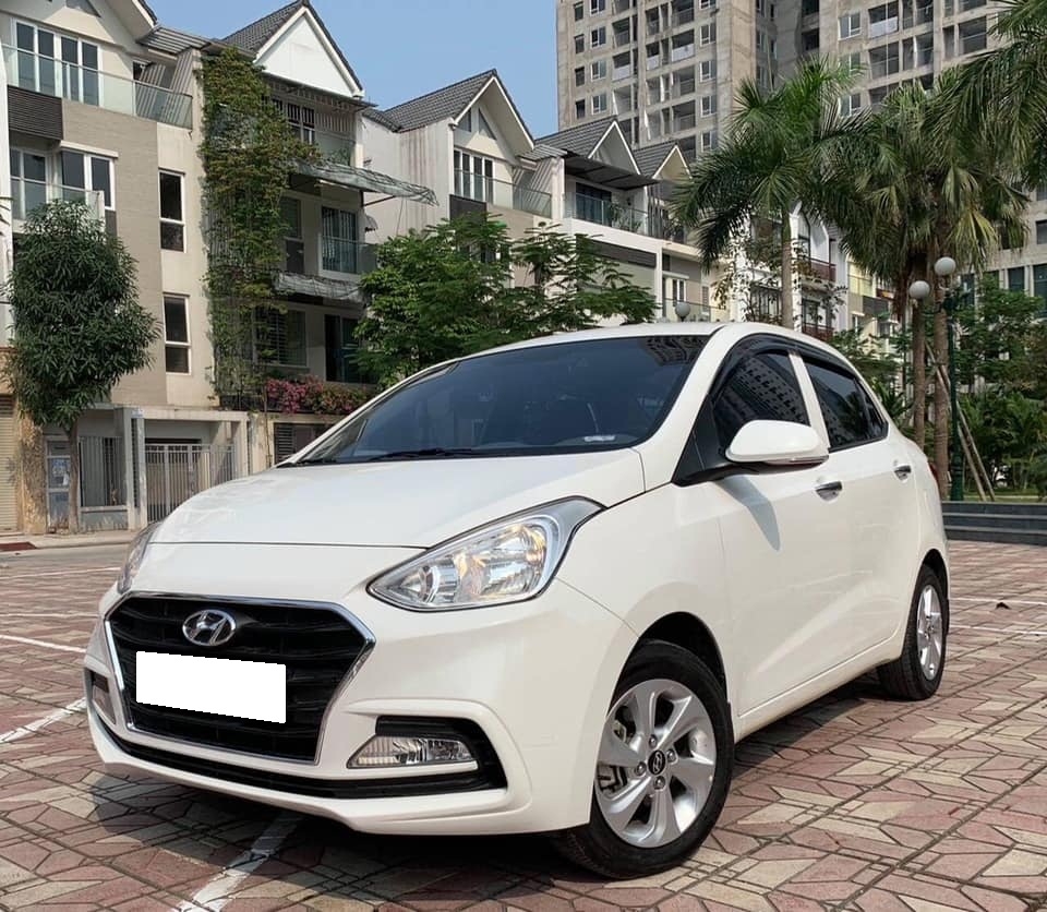 Bán xe Huyndai I10 sedan 1.2, số sàn, sản xuất 2018 màu trắng tinh