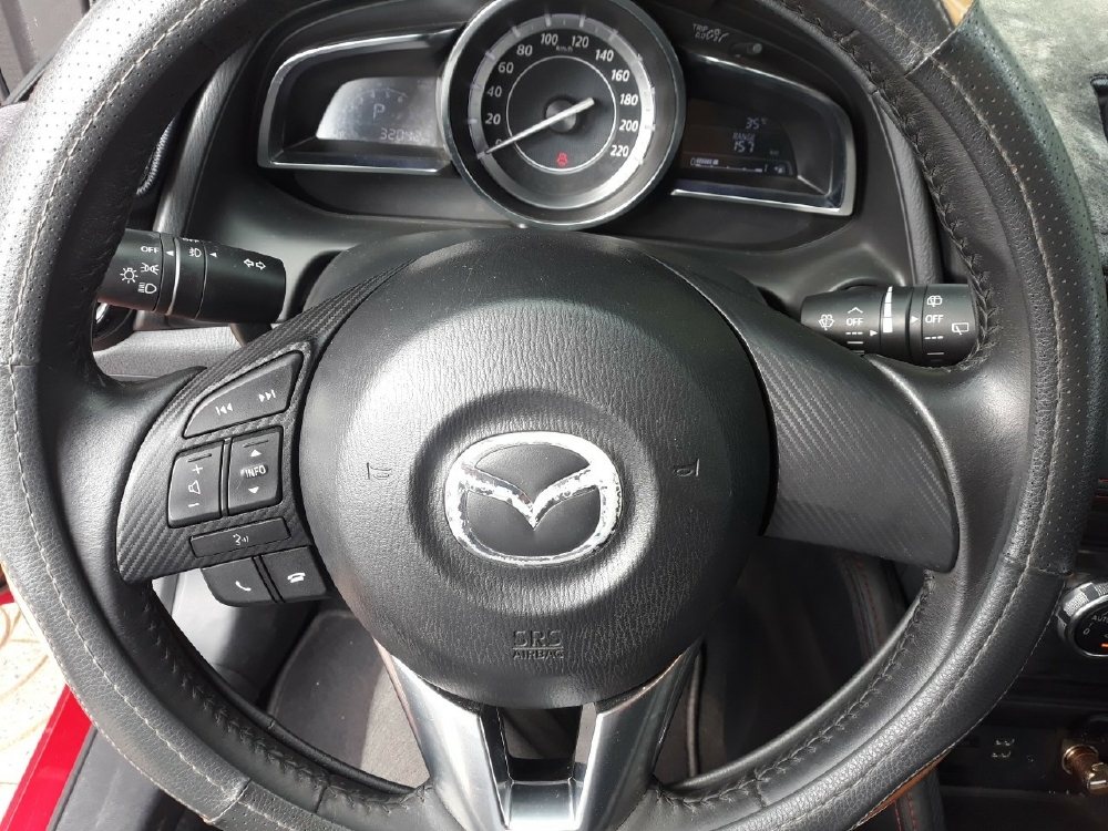 Mazda 2 1.5AT Hatchback 2016 màu đỏ