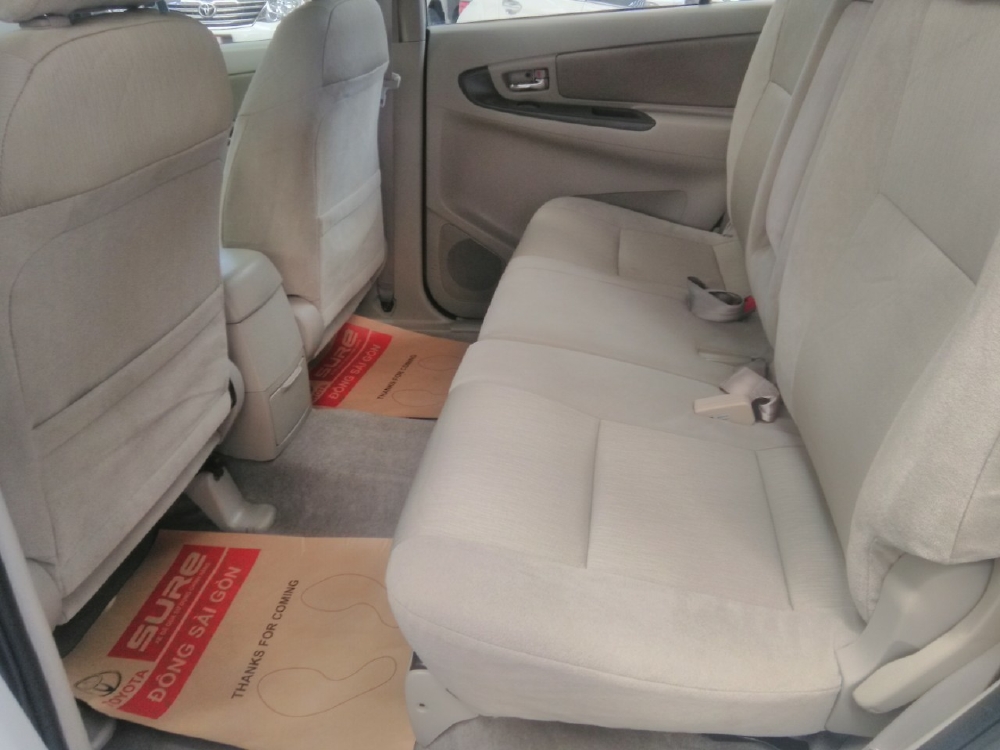 Bán Innova E đời 2015, số sàn màu bạc, xe đẹp giá hạt dẻ . Có hổ trợ trả góp