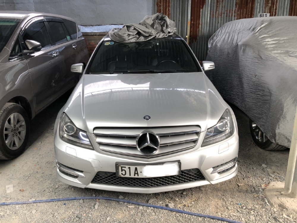 Bán C300 AMG 2011, màu bạc, đúng chất, biển TP, giá TL, hổ trợ góp