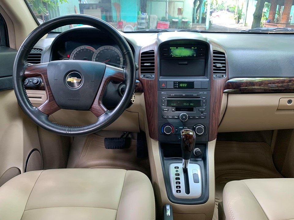 Cần bán xe Captiva LTZ 2009, số tự động, màu bạc, gia đình sử dụng
