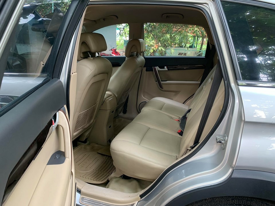 Cần bán xe Captiva LTZ 2009, số tự động, màu bạc, gia đình sử dụng