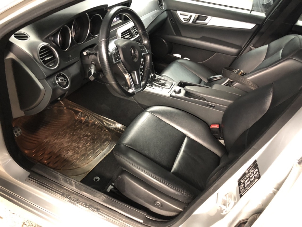 Bán C300 AMG 2011, màu bạc, đúng chất, biển TP, giá TL, hổ trợ góp