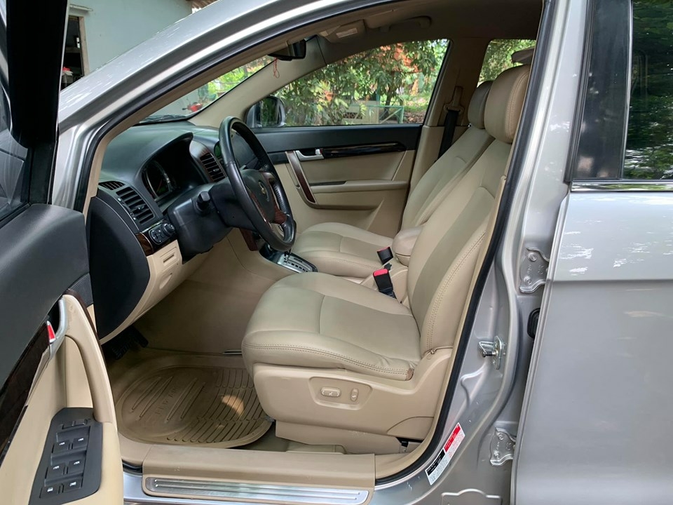 Cần bán xe Captiva LTZ 2009, số tự động, màu bạc, gia đình sử dụng