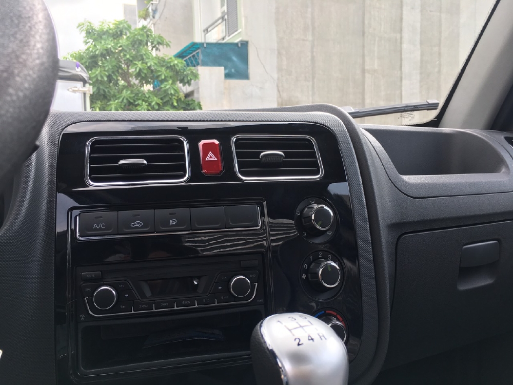 xe tải jac x150 1 tấn 50 thùng kín 3m3 - 100tr lăn bánh