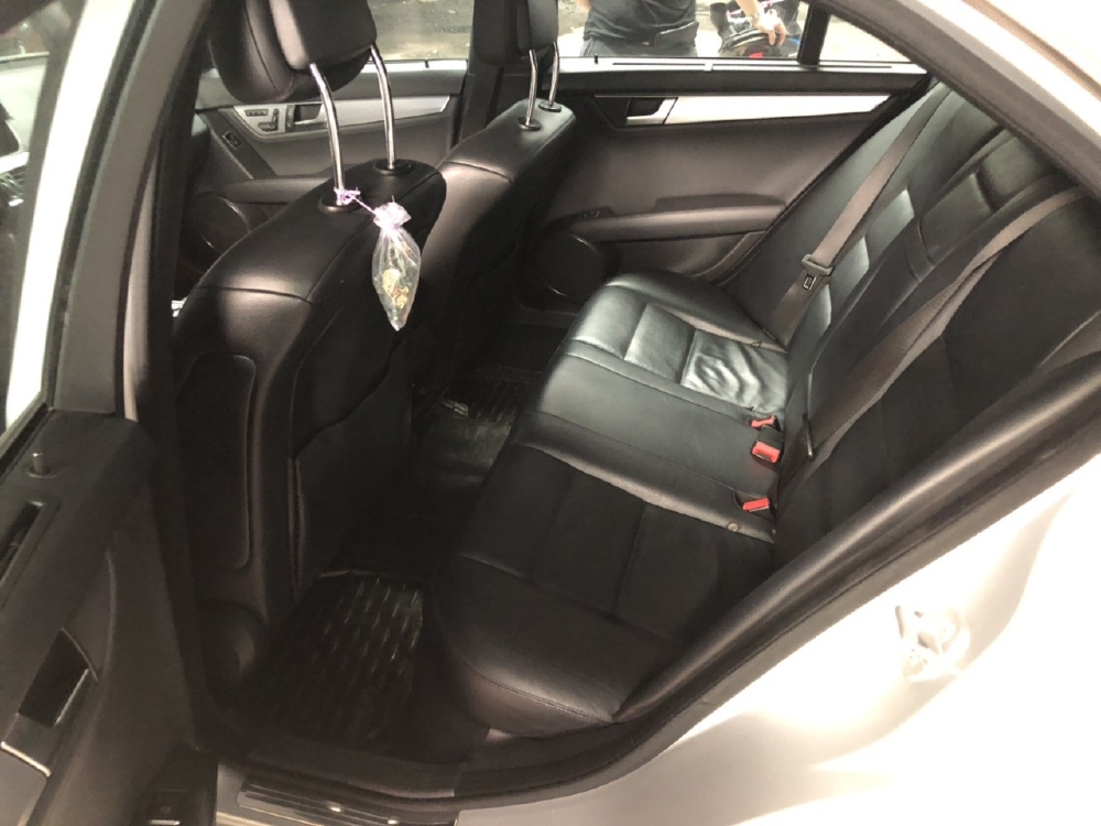 Bán C300 AMG 2011, màu bạc, đúng chất, biển TP, giá TL, hổ trợ góp