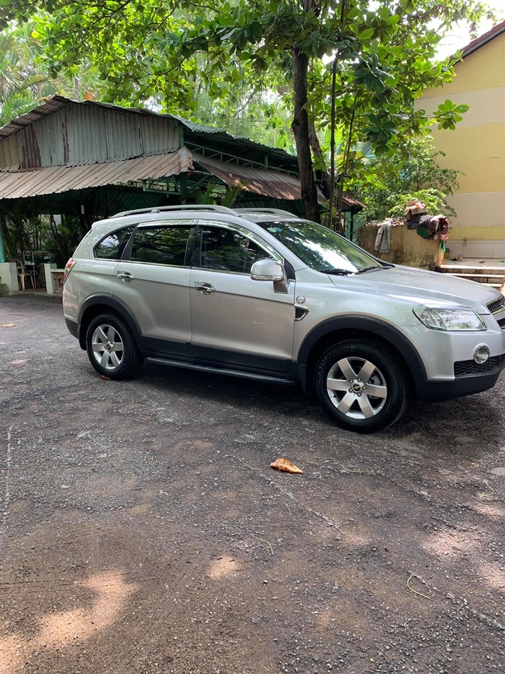 Cần bán xe Captiva LTZ 2009, số tự động, màu bạc, gia đình sử dụng