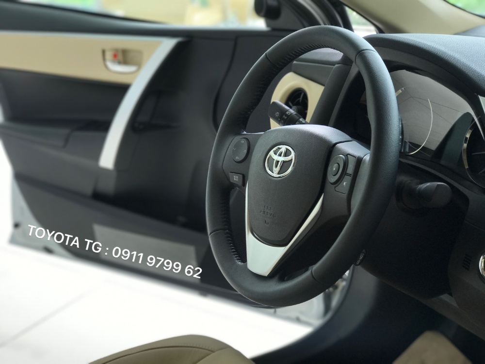 TOYOTA ALTIS 1.8G. Ưu đãi tốt trong tháng 11. Có xe giao ngay. Chuẩn bị 240tr lấy xe.