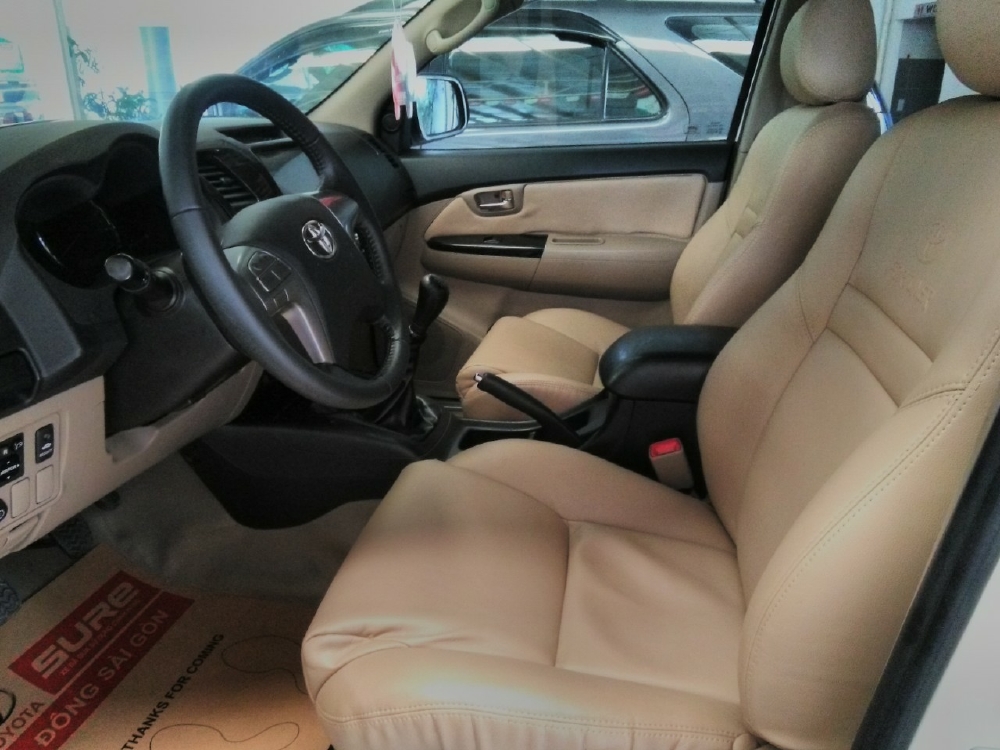 Bán Fortuner G số sàn, máy dầu, đời 2016, màu trắng gin. Góp 70%
