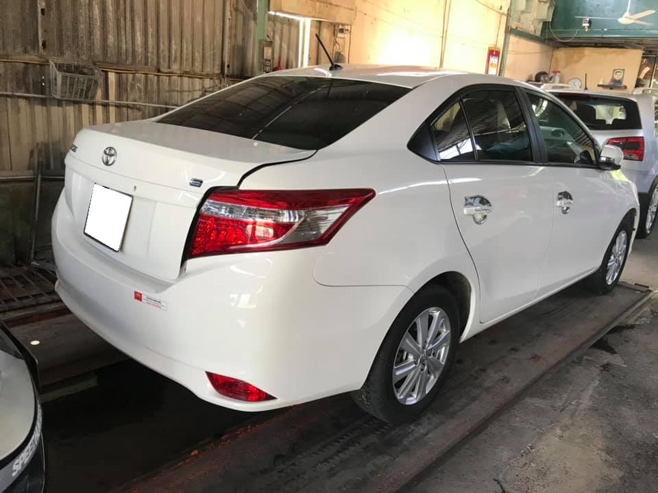 Cần bán xe Toyota Vios E 2016 tự động màu trắng