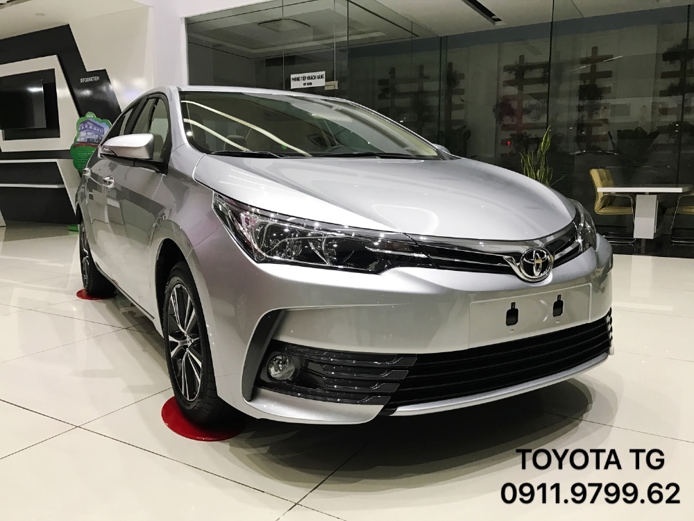 TOYOTA ALTIS 1.8G. Ưu đãi tốt trong tháng 11. Có xe giao ngay. Chuẩn bị 240tr lấy xe.