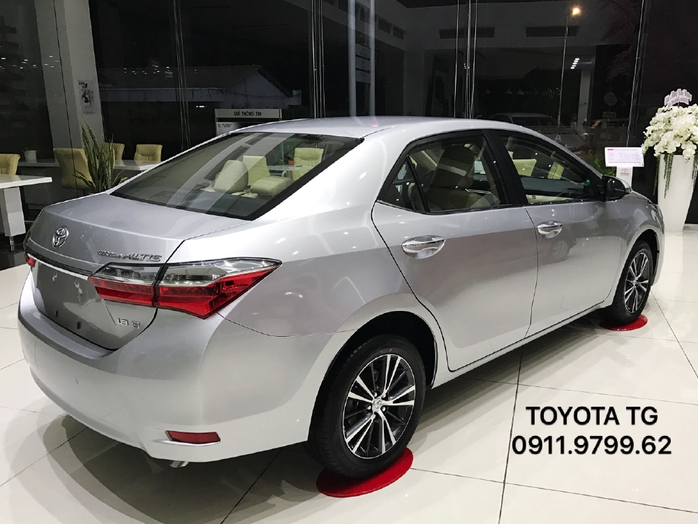 TOYOTA ALTIS 1.8G. Ưu đãi tốt trong tháng 11. Có xe giao ngay. Chuẩn bị 240tr lấy xe.