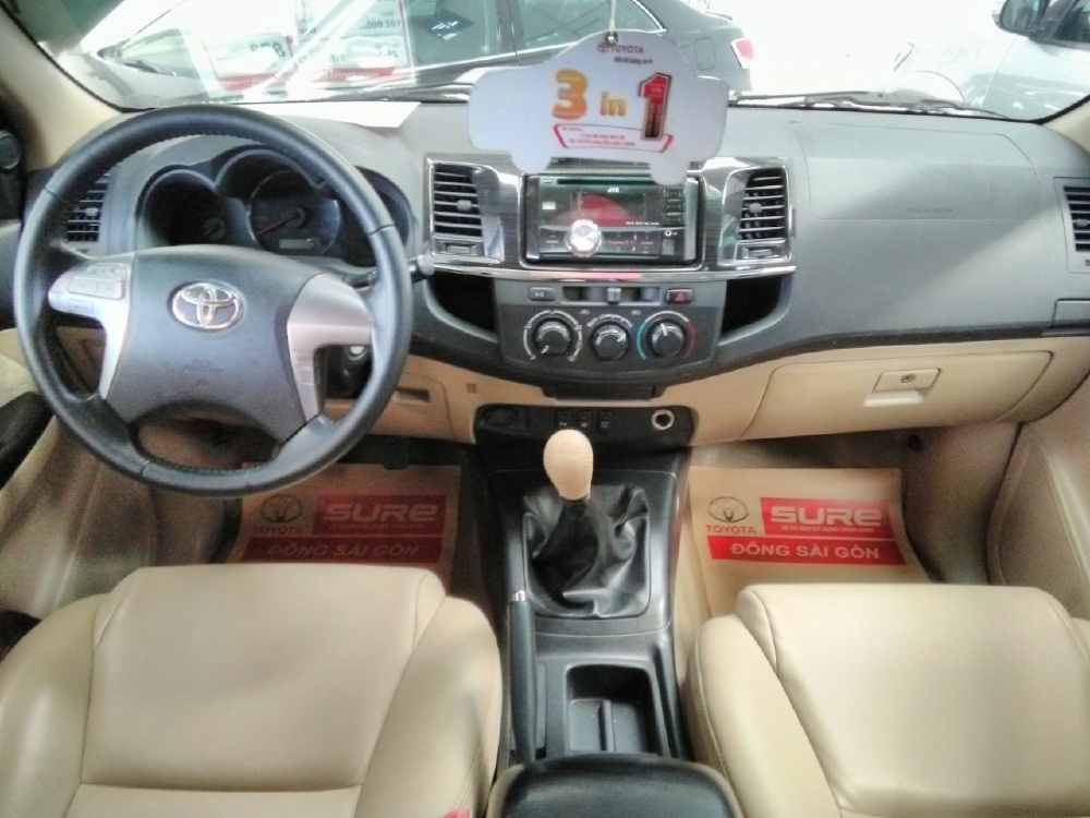 Bán Fortuner V số tự động, máy xăng, 1 cầu đời 2013 . Góp 70%