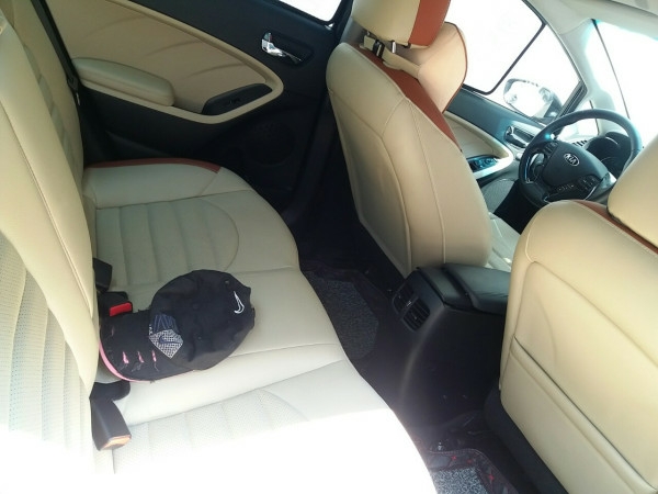 Em bán xe Kia Cerato 2019 số tự động màu đen biển tp
