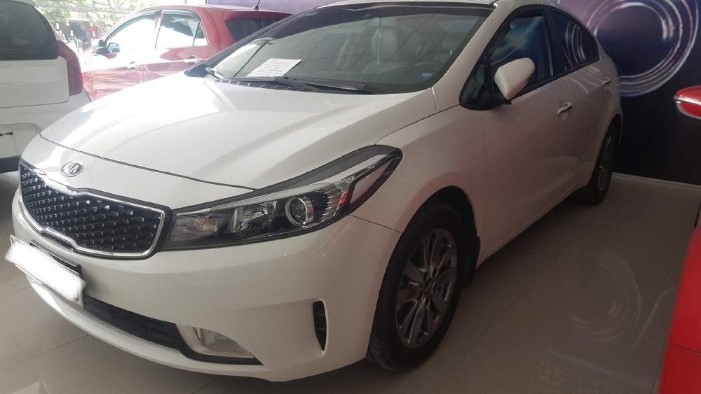 Bán Cerato 1.6MT 2017, màu trắng, đúng chất, giá TL, hổ trợ góp