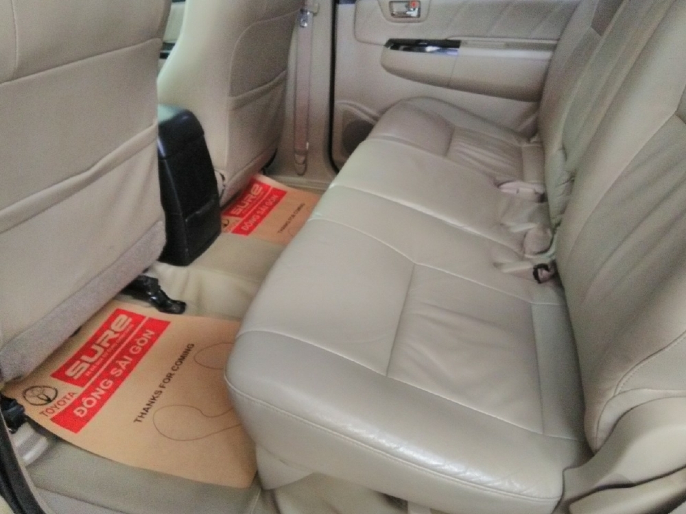 Bán Fortuner V , máy xăng 1 cầu đời 2015. Góp 70%
