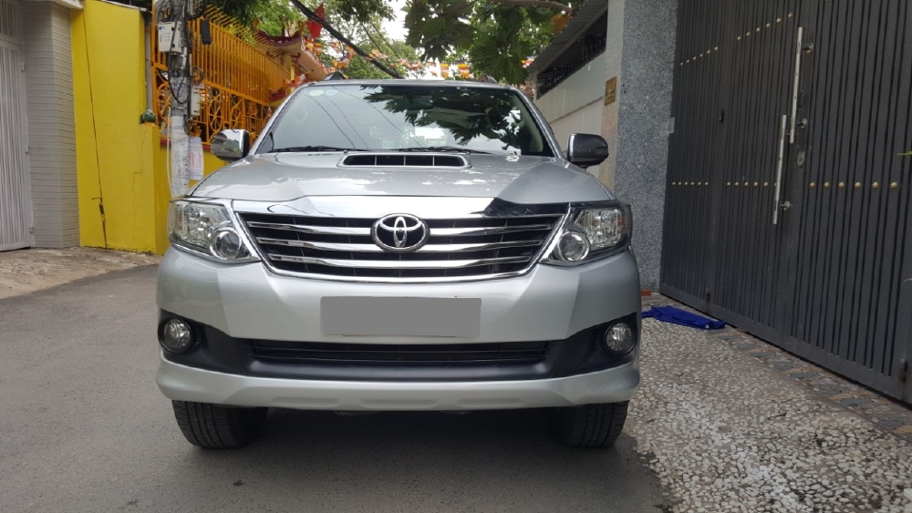 Bán Toyota Fortuner G bạc 2014 máy dầu xe zin cọp tuyệt đẹp