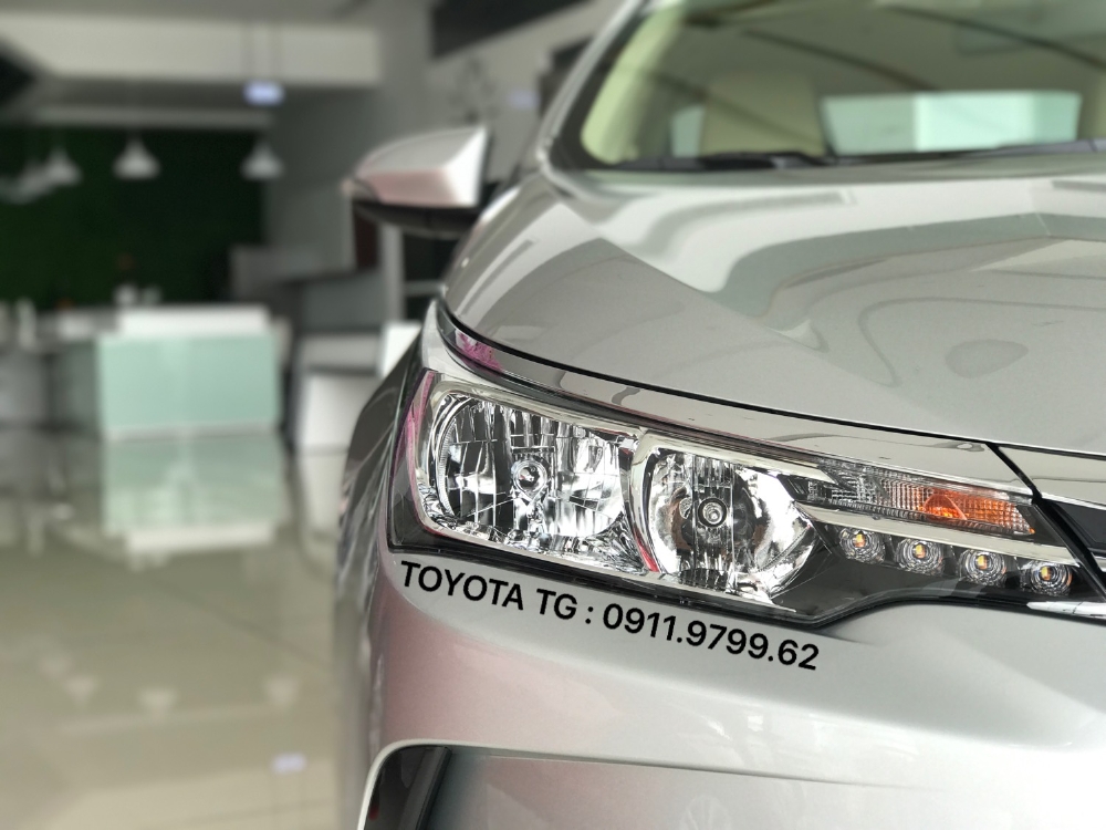 TOYOTA ALTIS 1.8G. Ưu đãi tốt trong tháng 11. Có xe giao ngay. Chuẩn bị 240tr lấy xe.