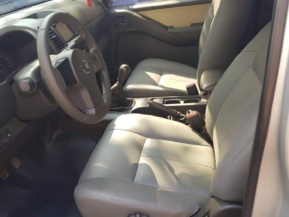 Bán Nissan Navara Bạc 2012 máy dầu hai cầu số sàn xe chính chủ