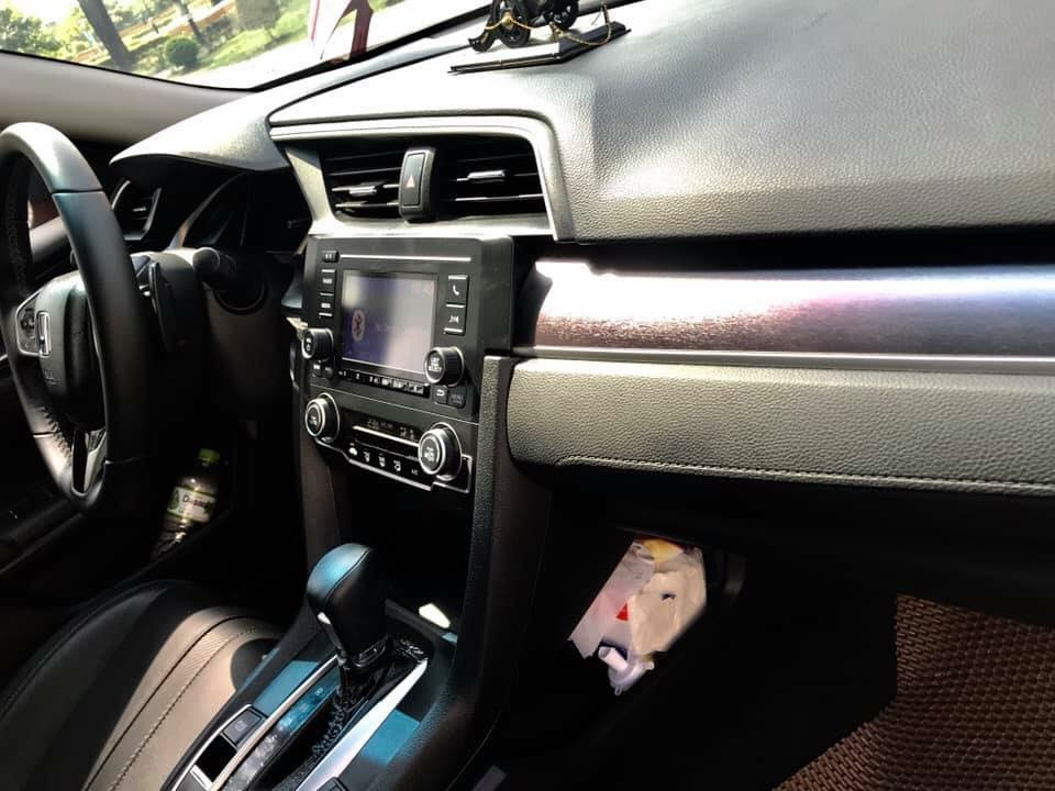 Cần tiền bán Civic 1.8, sản xuất 2018, màu đỏ, nhập thái lan