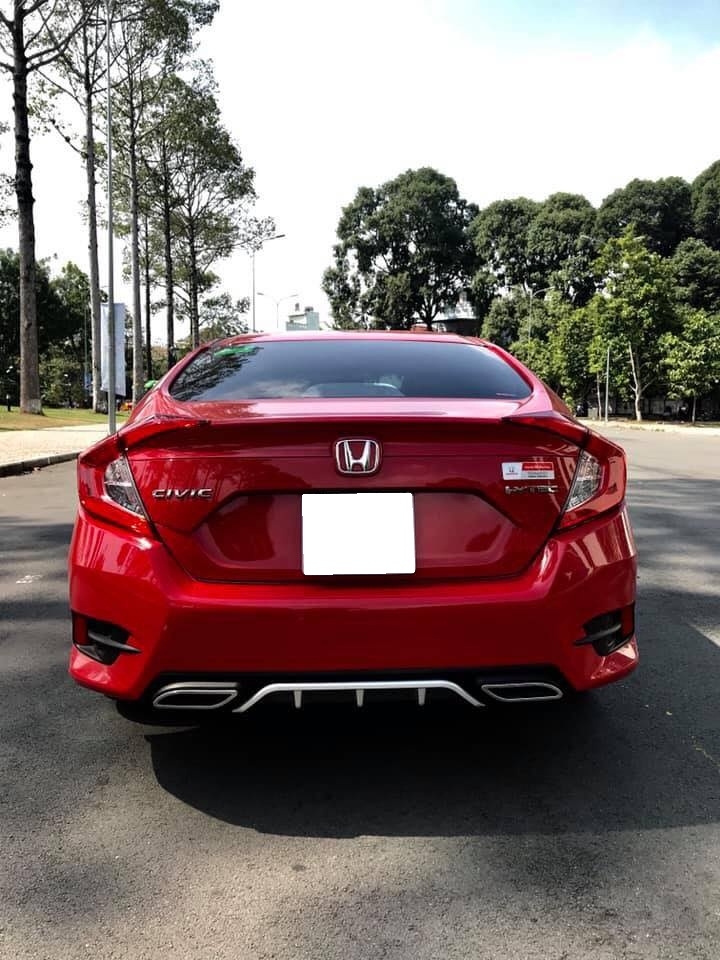 Cần tiền bán Civic 1.8, sản xuất 2018, màu đỏ, nhập thái lan
