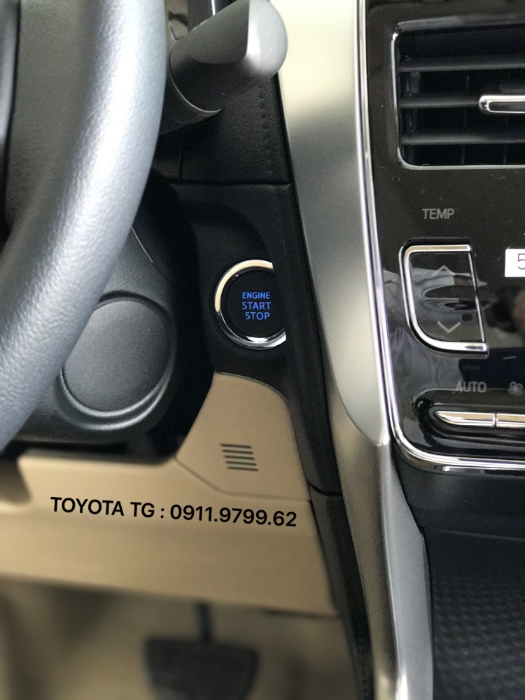 TOYOTA VIOS 1.5G. Ưu đãi tốt trong tháng 11. Có xe giao ngay. Chuẩn bị 180tr xe lăn bánh.