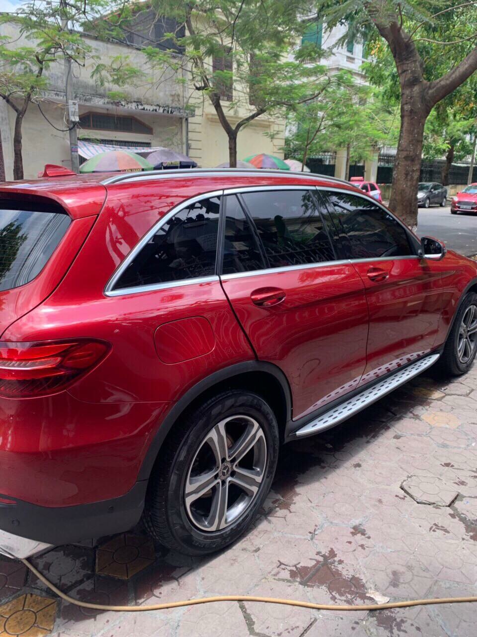 Cần bán xe Mercedes GLC200 màu đỏ đăng ký 12/2018