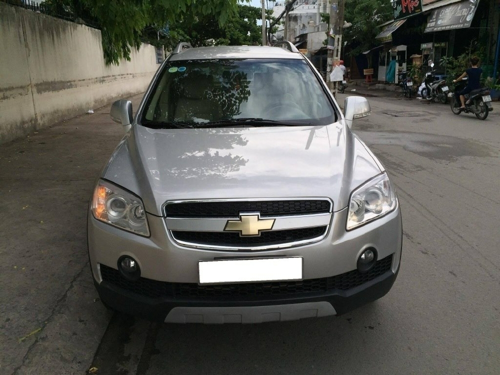 Cần bán xe Chevrolet Captiva 2007 Ltz số tự động màu bạc