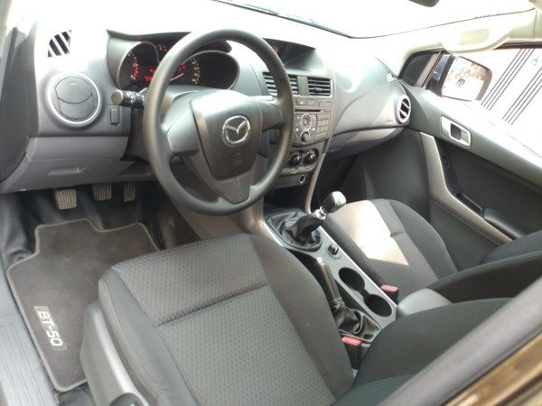 Bán Mazda BT50 Xám 2018 số sàn máy dầu, hai cầu xe rất mới