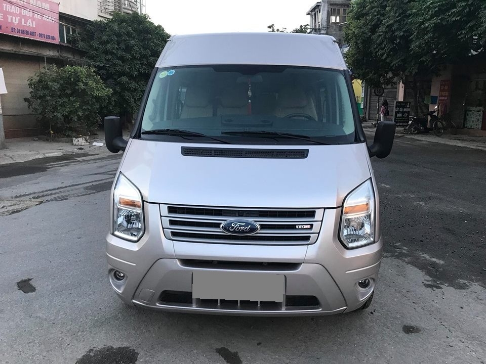 Cần bán xe Ford Transit 2016 máy dầu số sàn, màu hồng phấn 16 chỗ