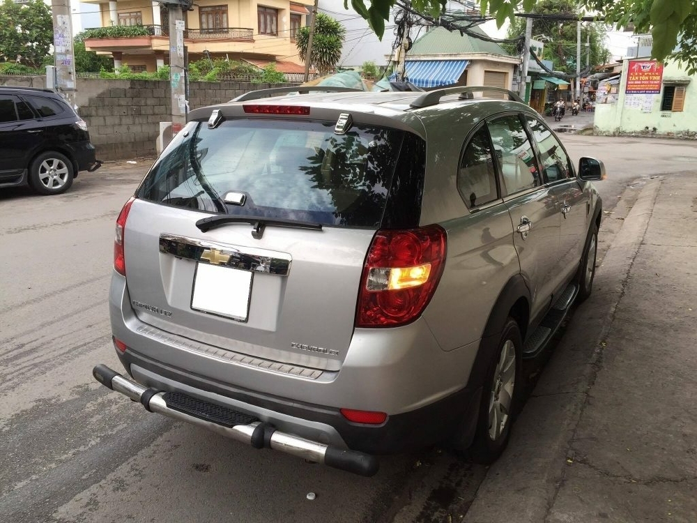 Cần bán xe Chevrolet Captiva 2007 Ltz số tự động màu bạc