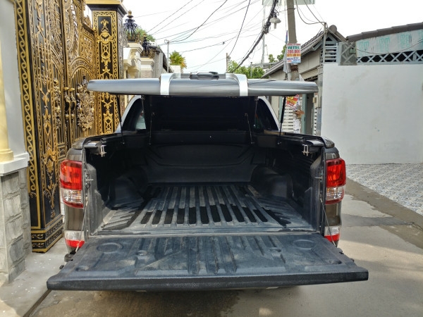 Bán Mazda BT50 Xám 2018 số sàn máy dầu, hai cầu xe rất mới