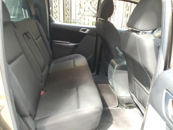 Bán Mazda BT50 Xám 2018 số sàn máy dầu, hai cầu xe rất mới