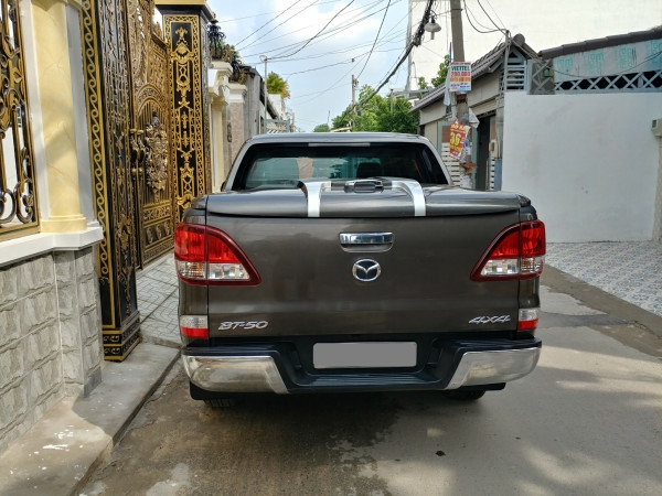 Bán Mazda BT50 Xám 2018 số sàn máy dầu, hai cầu xe rất mới
