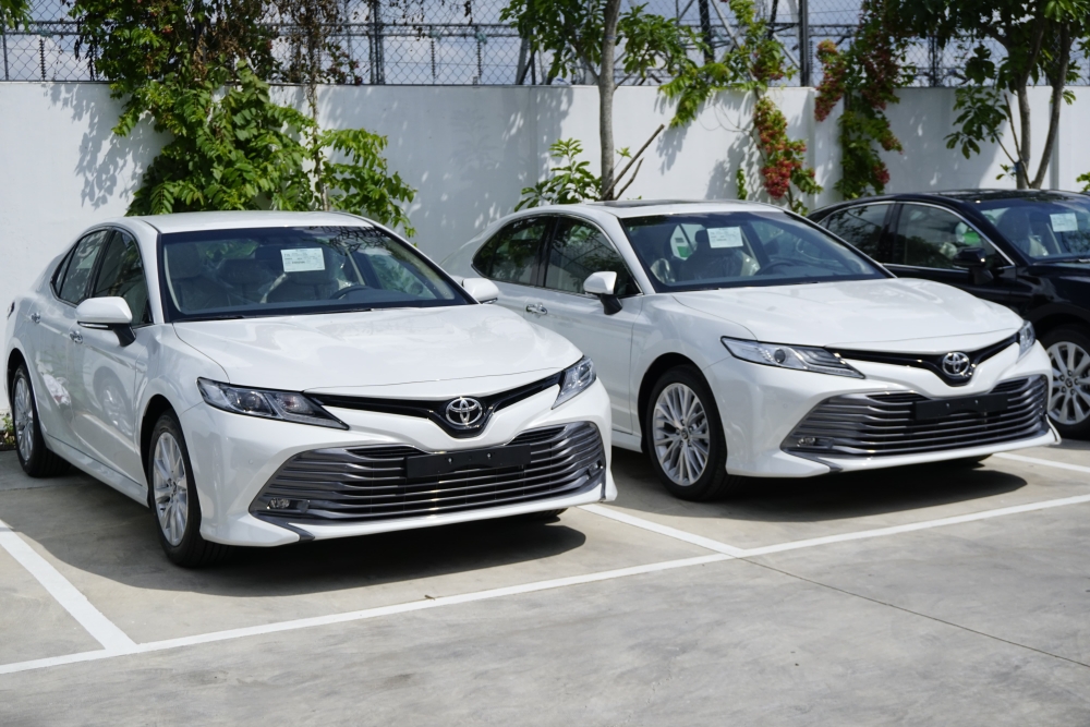 Xe Toyota Camry 2.0G Máy Xăng, Xe Nhập Khẩu, Trả Trước Từ 300tr