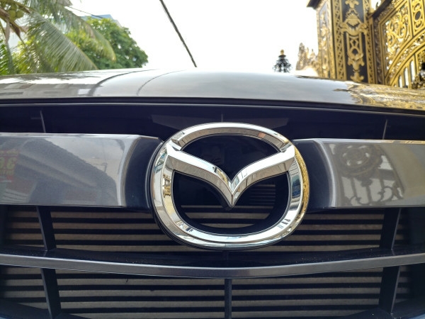 Bán Mazda BT50 Xám 2018 số sàn máy dầu, hai cầu xe rất mới