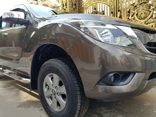 Bán Mazda BT50 Xám 2018 số sàn máy dầu, hai cầu xe rất mới