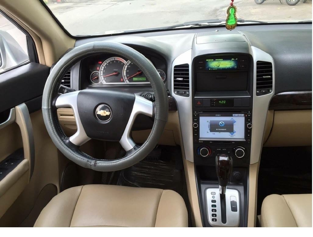 Cần bán xe Chevrolet Captiva 2007 Ltz số tự động màu bạc