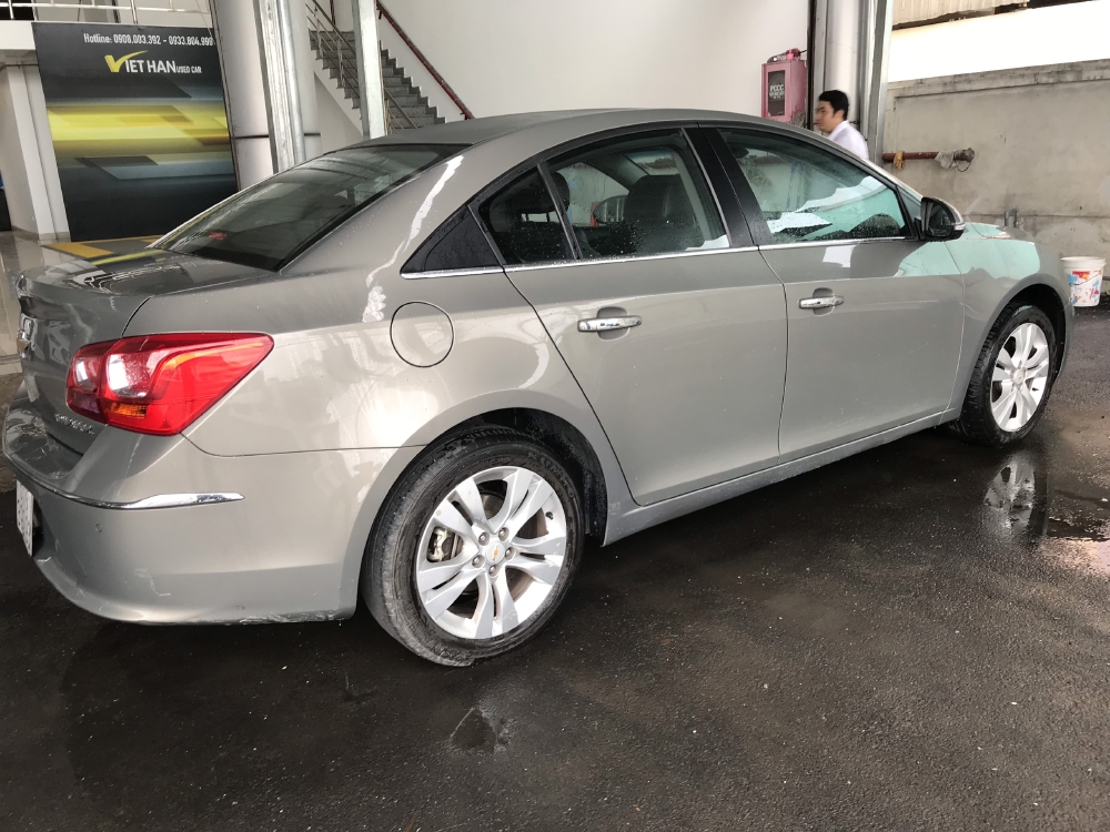 Bán Chevrolet Cruze LTZ 1.8AT màu xám chuột số tự động sản xuất 2017 mẫu mới biển SG đi 17000km