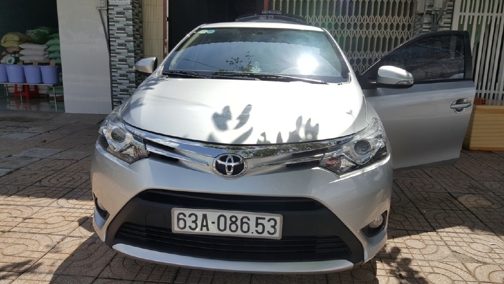 Bán Toyota VIOS G 1.5AT màu bạc số tự động sản xuất 2018 biển tỉnh xe đẹp