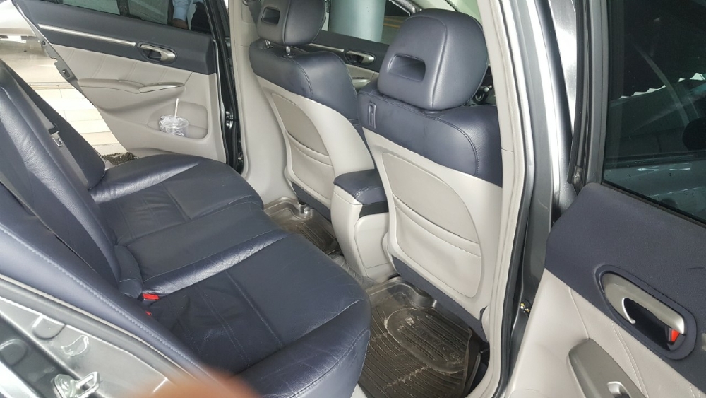 Bán Honda Civic 2.0AT màu xám chuột số tự động sản xuất cuối 2010 biển SG một chủ