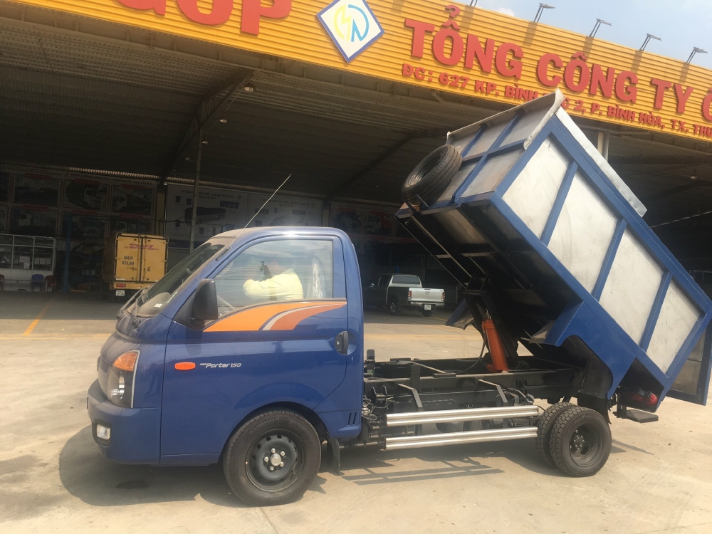 Xe tải Chuyên Dụng CHỞ RÁC HYUNDAI H150 tải 990kg ( 3.6 khối ) - Trả Góp