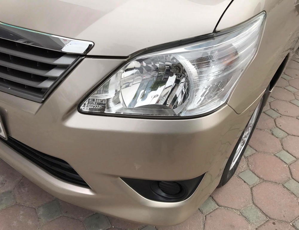 Bán Toyota Innova 2013 số sàn vàng cát mình chính chủ đi kỹ