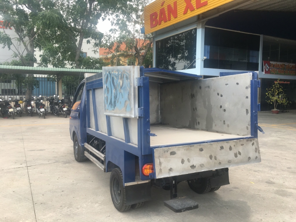 Xe tải Chuyên Dụng CHỞ RÁC HYUNDAI H150 tải 990kg ( 3.6 khối ) - Trả Góp