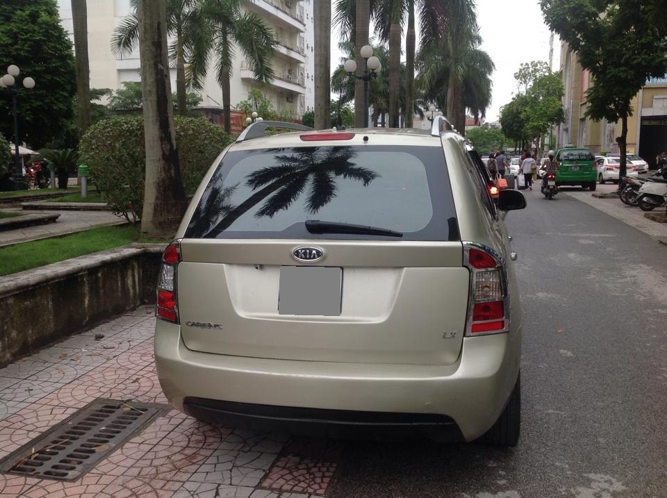 Bán kia carens 2.0 vàng cát 2010 số sàn
