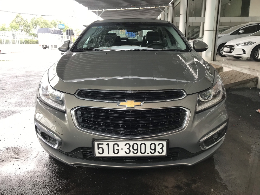 Bán Chevrolet Cruze LTZ 1.8AT màu xám chuột số tự động sản xuất 2017 mẫu mới biển SG đi 17000km