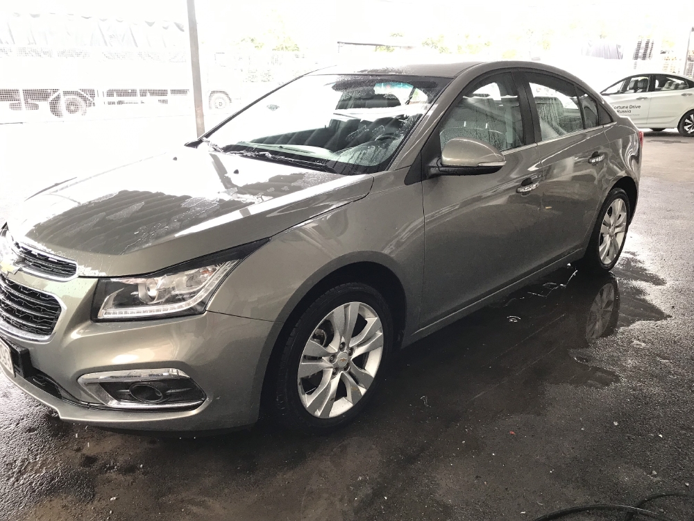 Bán Chevrolet Cruze LTZ 1.8AT màu xám chuột số tự động sản xuất 2017 mẫu mới biển SG đi 17000km