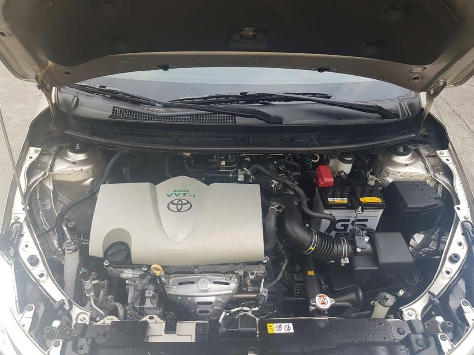 Gia đình cần bán Toyota Vios sx 2016 số tự động màu vàng cát